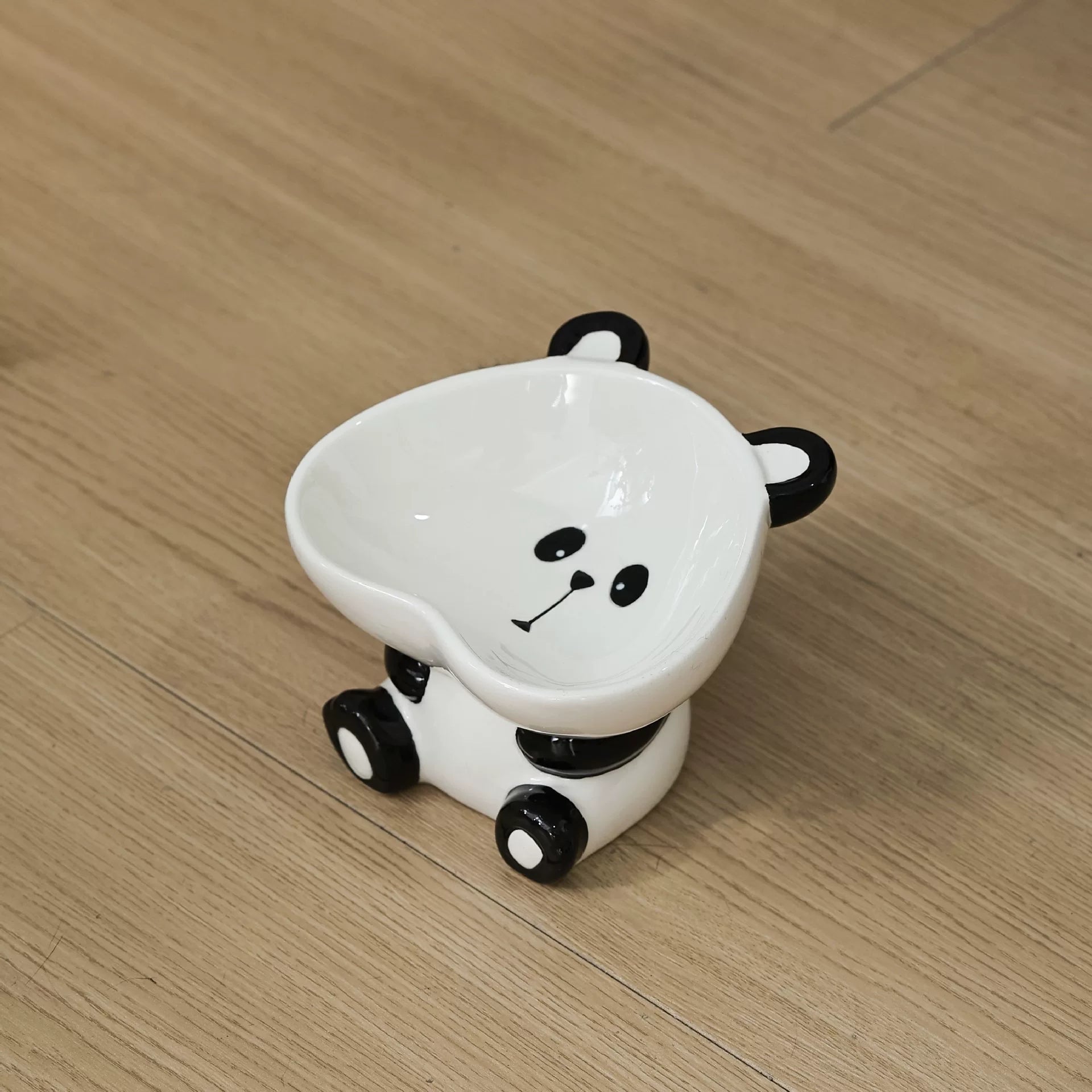 Yogusxz | Cartoon-Style Ceramic Pet Bowl with Angled Design for Cats and Dogs